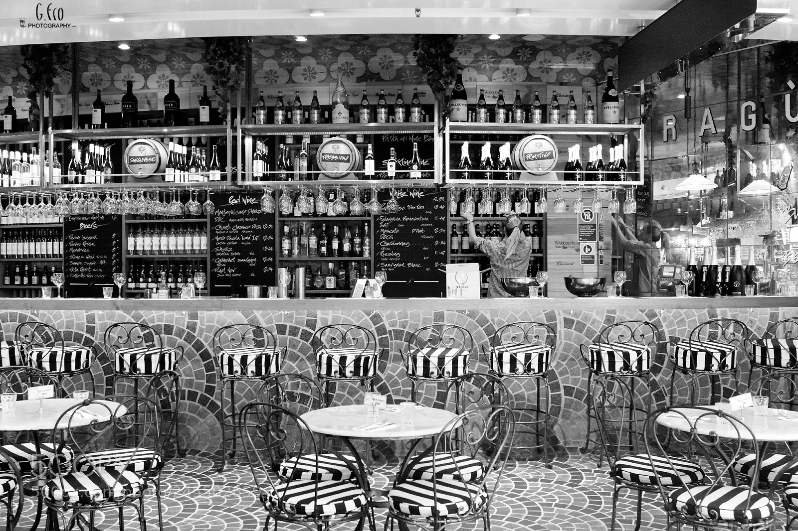 Canon EOS 60D sample photo. Black and white bar photography