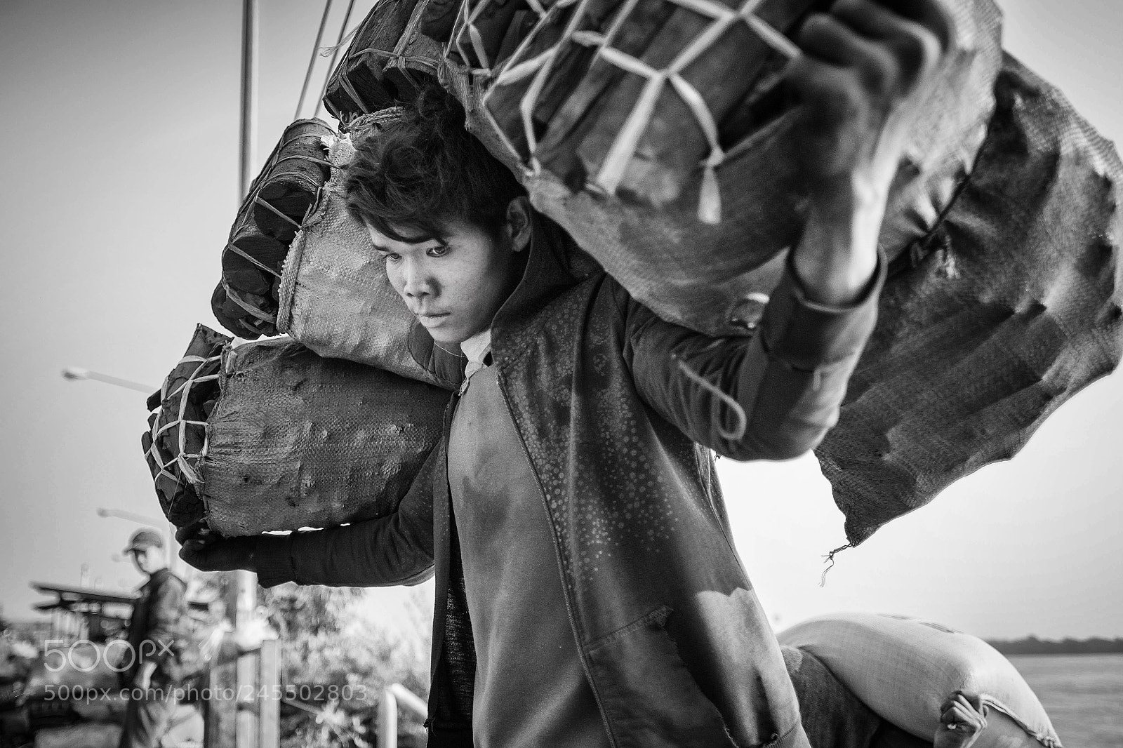 Fujifilm X-Pro2 sample photo. Carrier under load photography