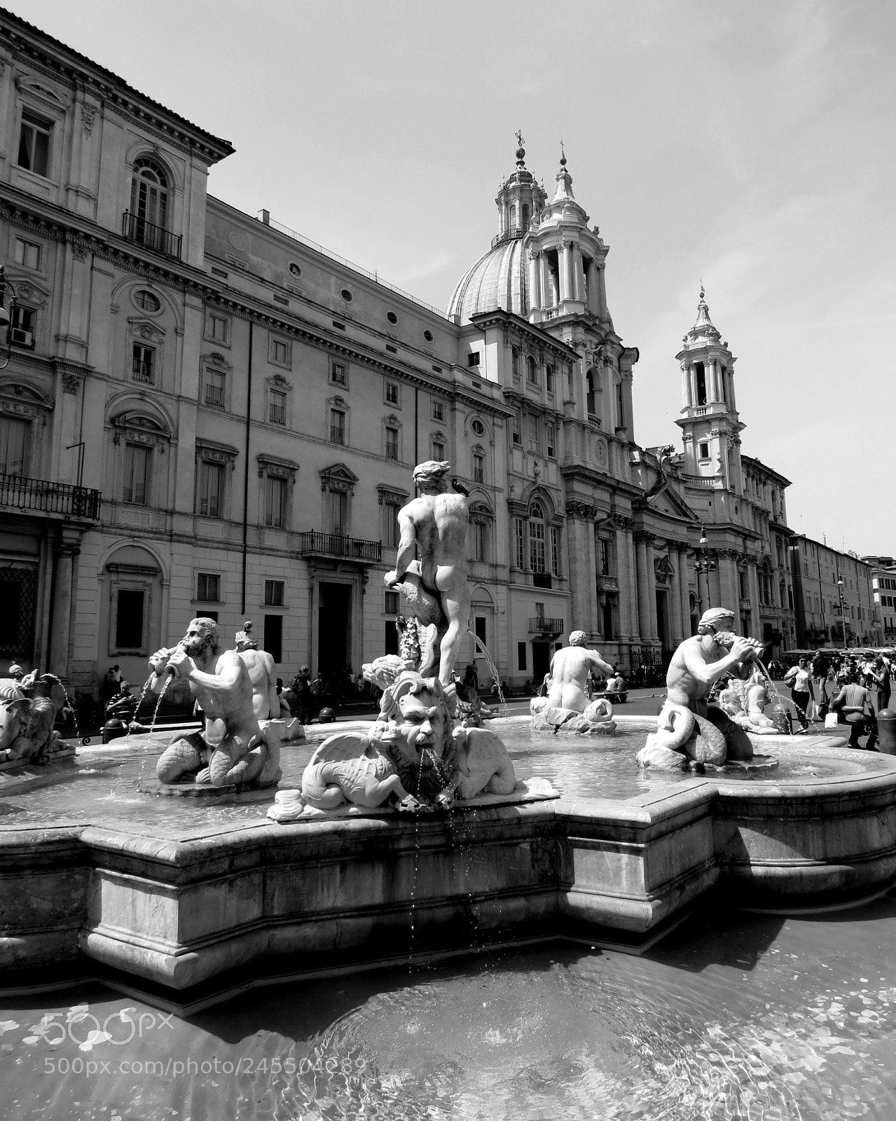 Canon PowerShot SX40 HS sample photo. Fountain of the dark photography
