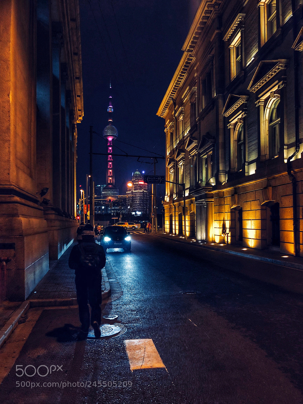Apple iPhone 8 Plus sample photo. Night moves 夜行 photography