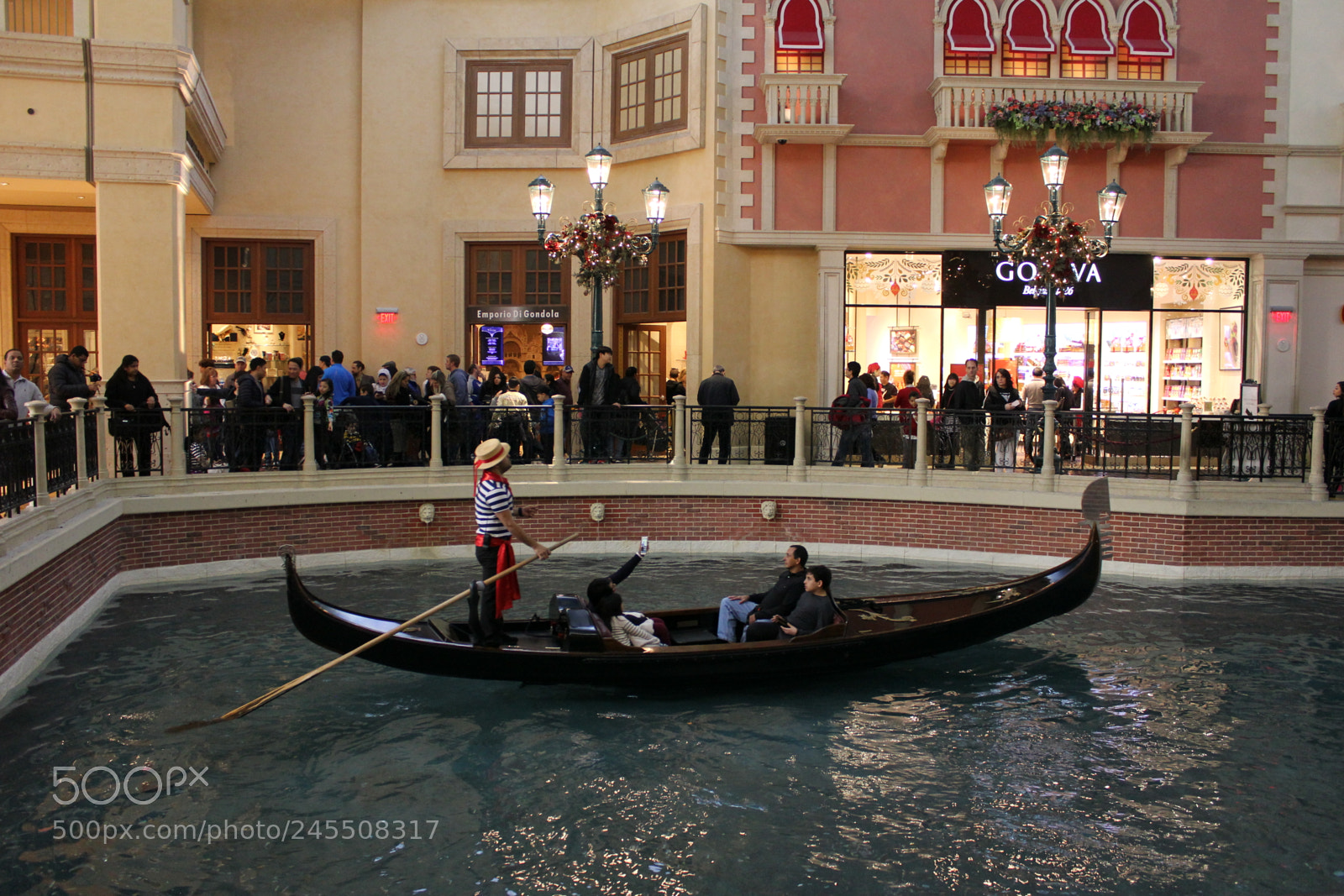 Canon EF-S 18-55mm F3.5-5.6 IS sample photo. Las vegas, nevada, us photography