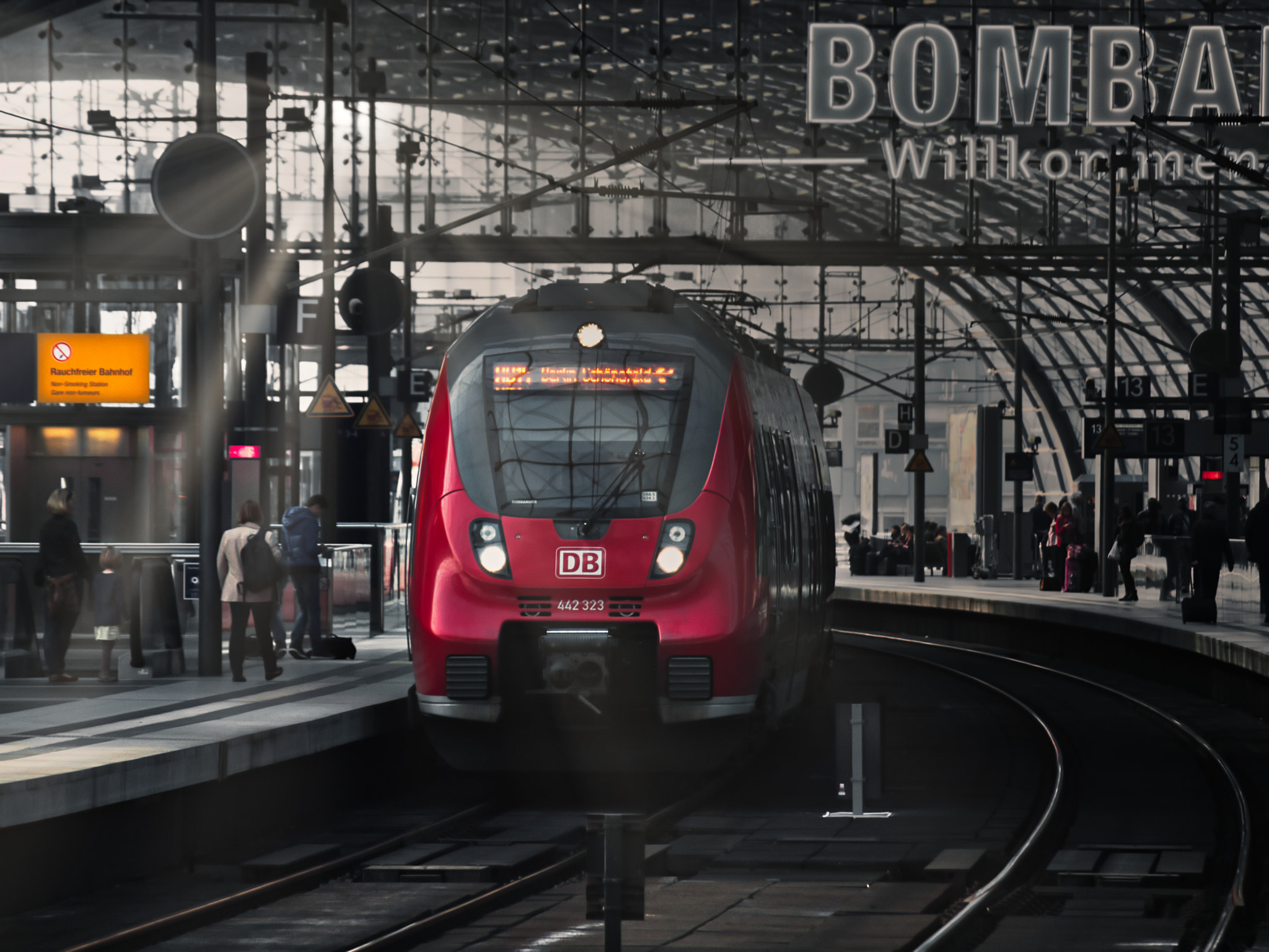 Olympus E-30 sample photo. Berlin -  "central station"  - move the city - photography