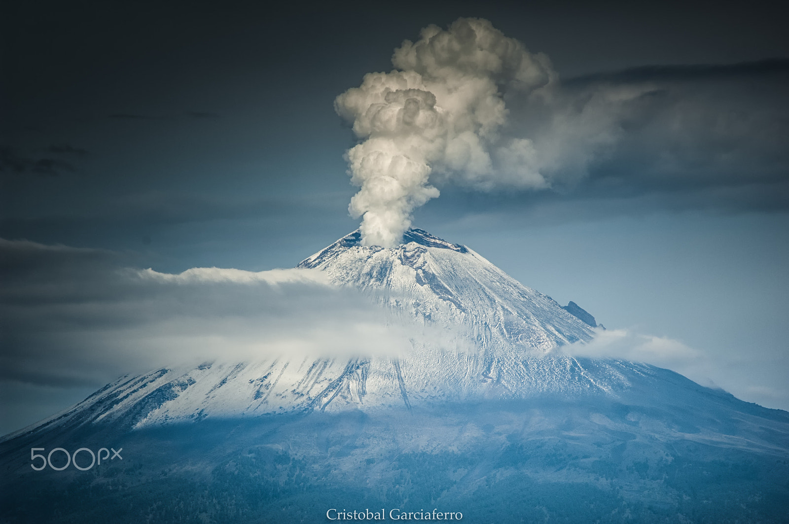 Nikon D2Xs sample photo. Big smoker photography