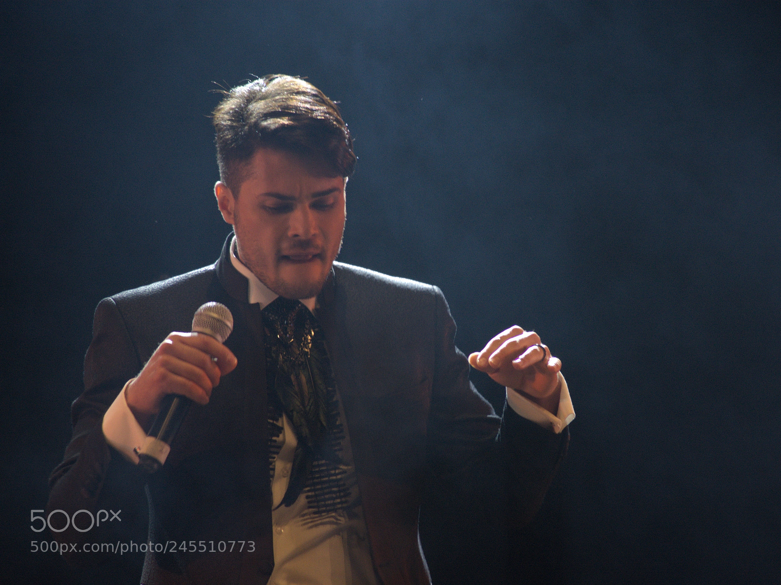 Nikon D5200 sample photo. The performer photography