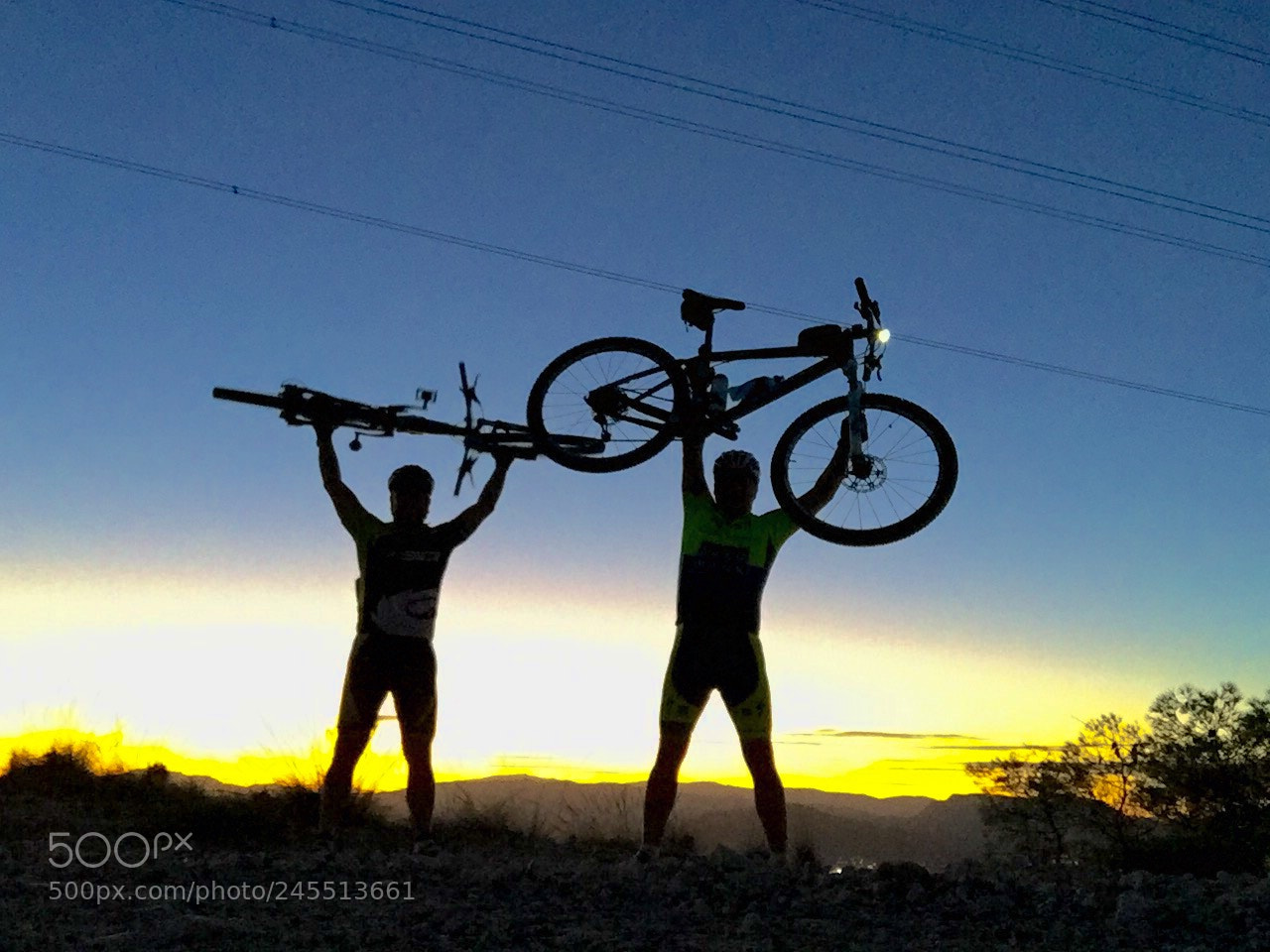 Apple iPhone 6 sample photo. Biciclistas photography
