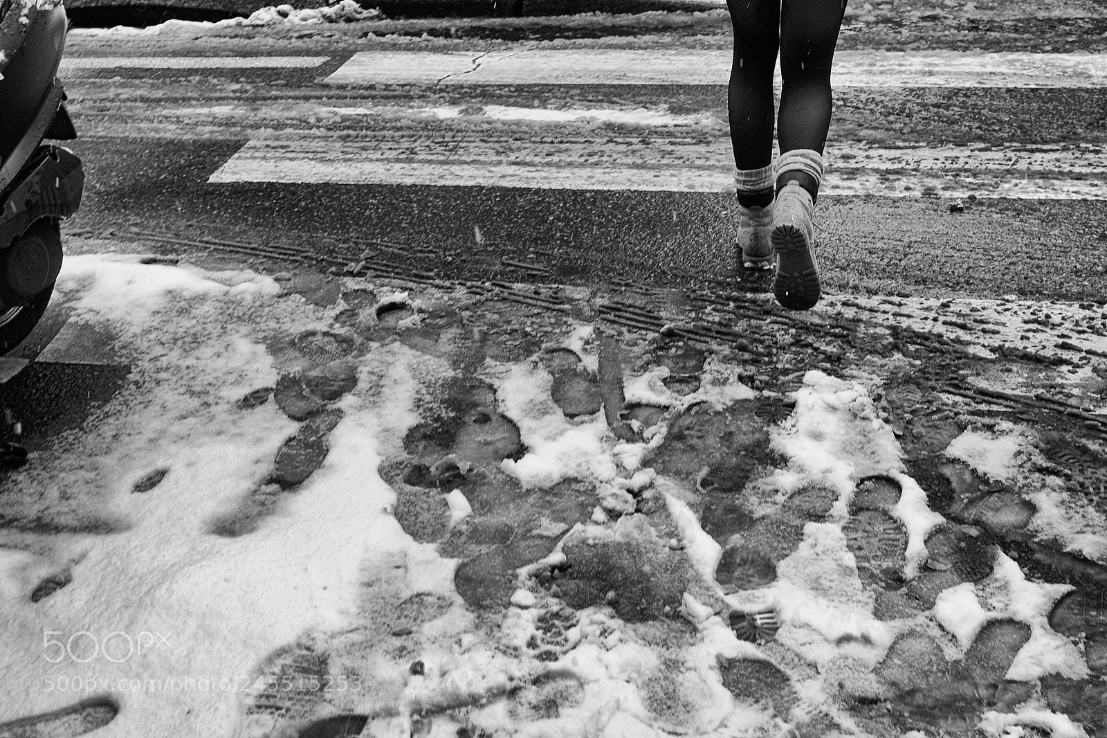 Fujifilm X100T sample photo. Paris snowing nice shoes photography