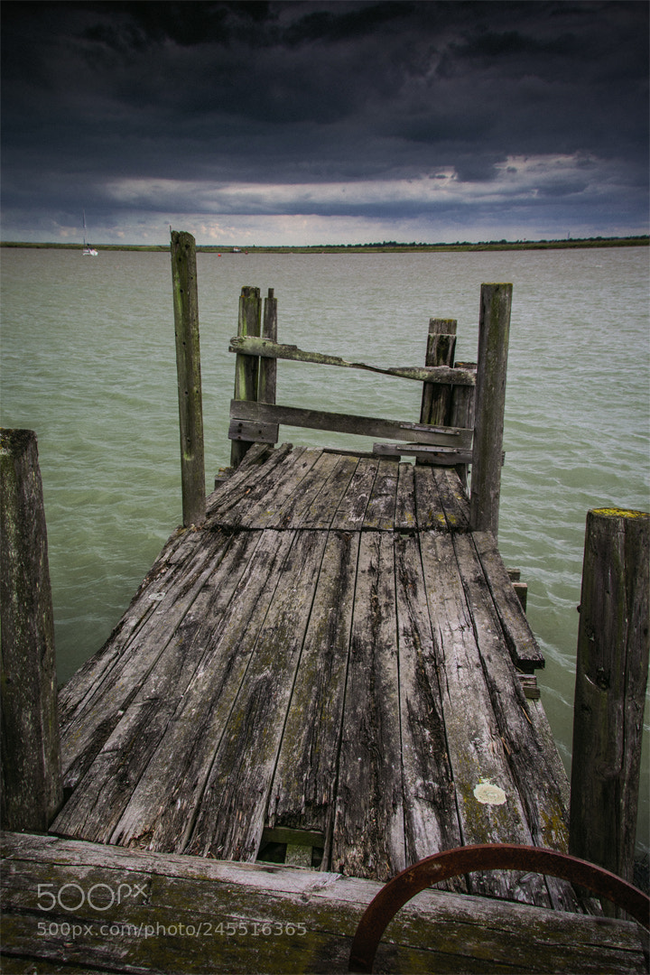 Nikon D7100 sample photo. Stormy burnham on crouch photography