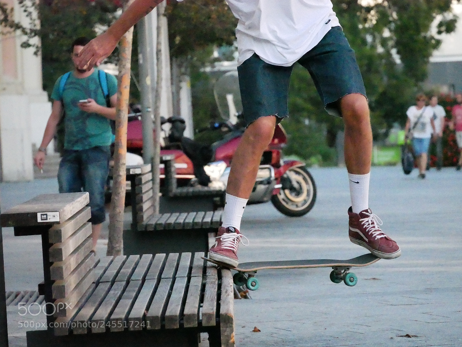 Panasonic Lumix DMC-GX85 (Lumix DMC-GX80 / Lumix DMC-GX7 Mark II) sample photo. Skateboarding in the city photography