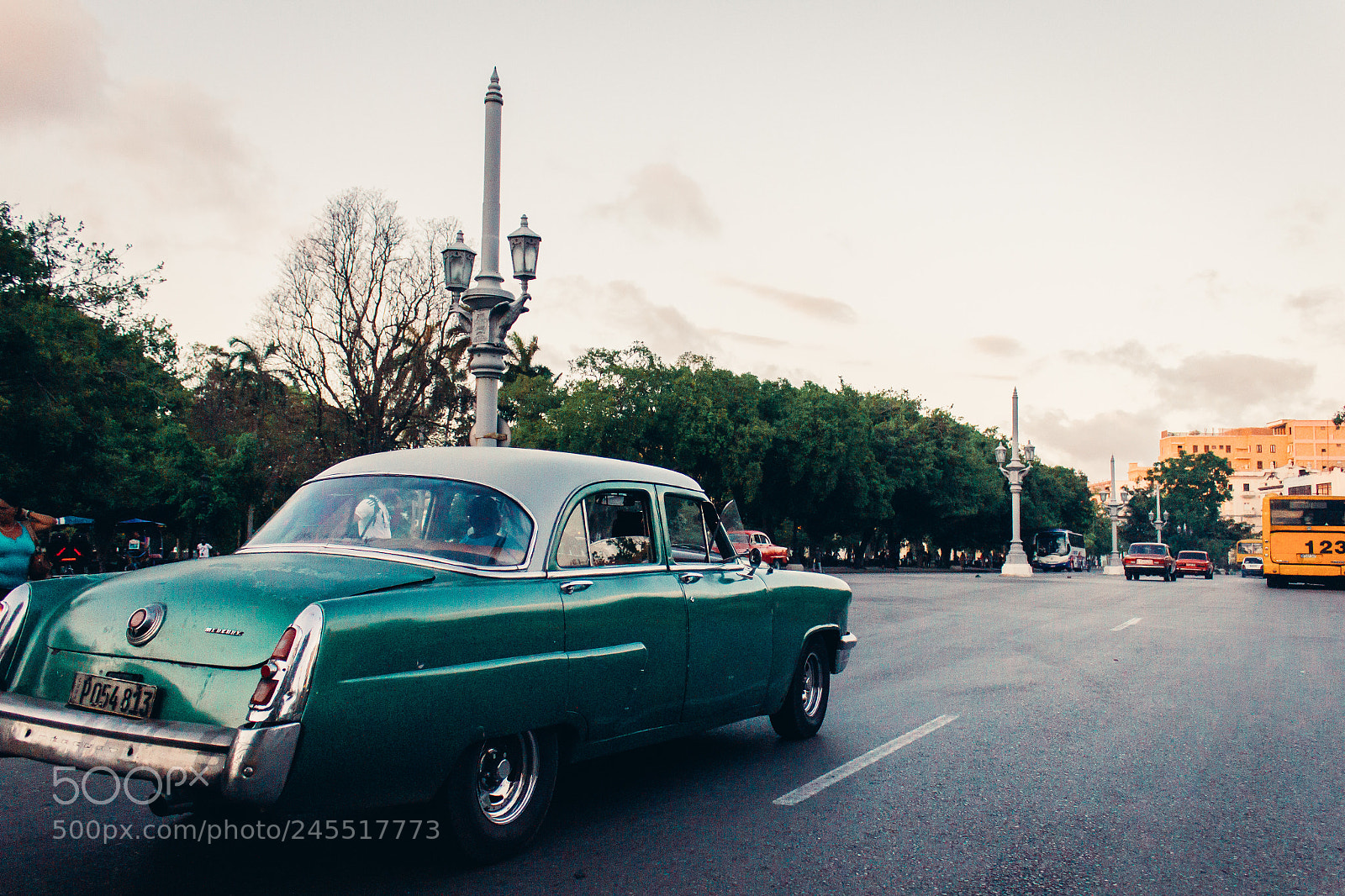 Canon EOS 550D (EOS Rebel T2i / EOS Kiss X4) sample photo. Old car in cuba photography