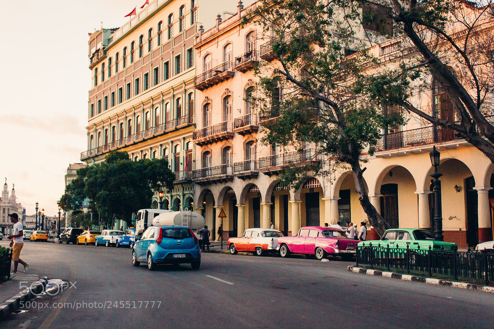 Canon EOS 550D (EOS Rebel T2i / EOS Kiss X4) sample photo. Some habana streets with photography
