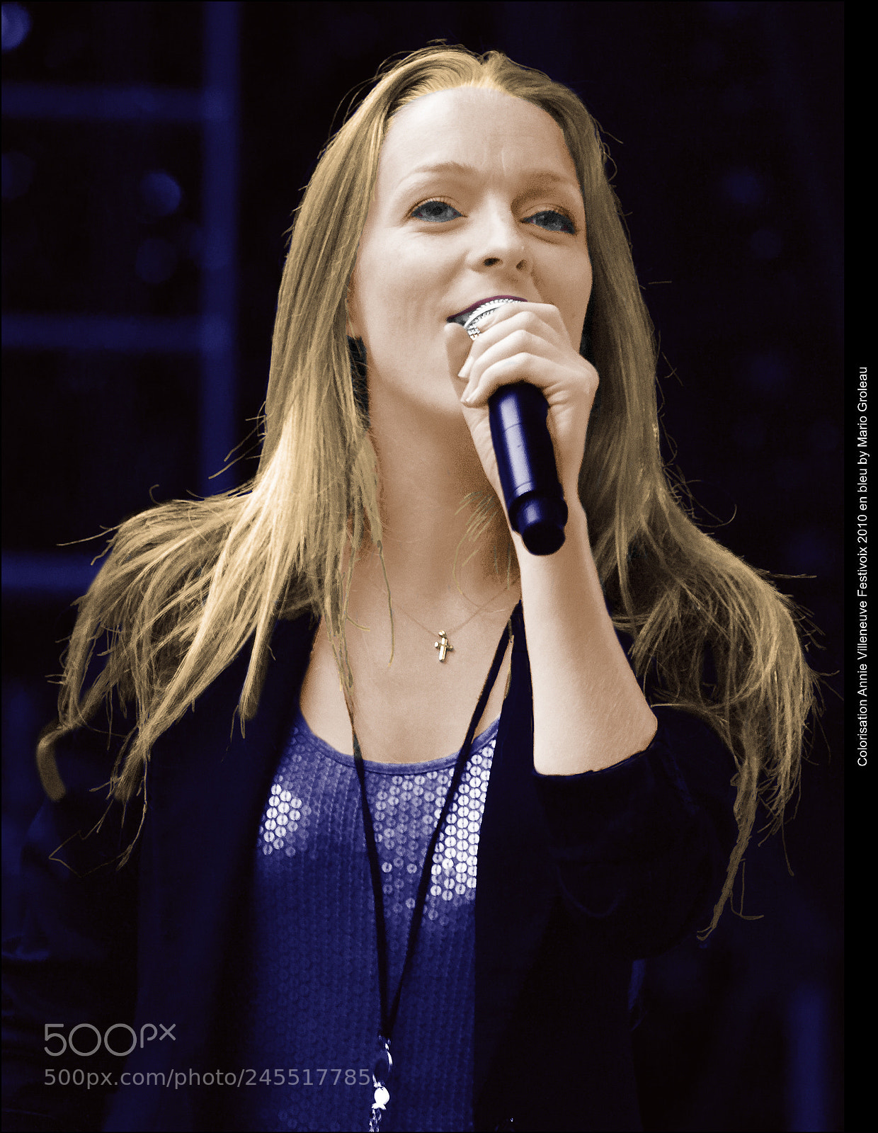 Pentax K-7 sample photo. Colorisation annie villeneuve festivoix photography