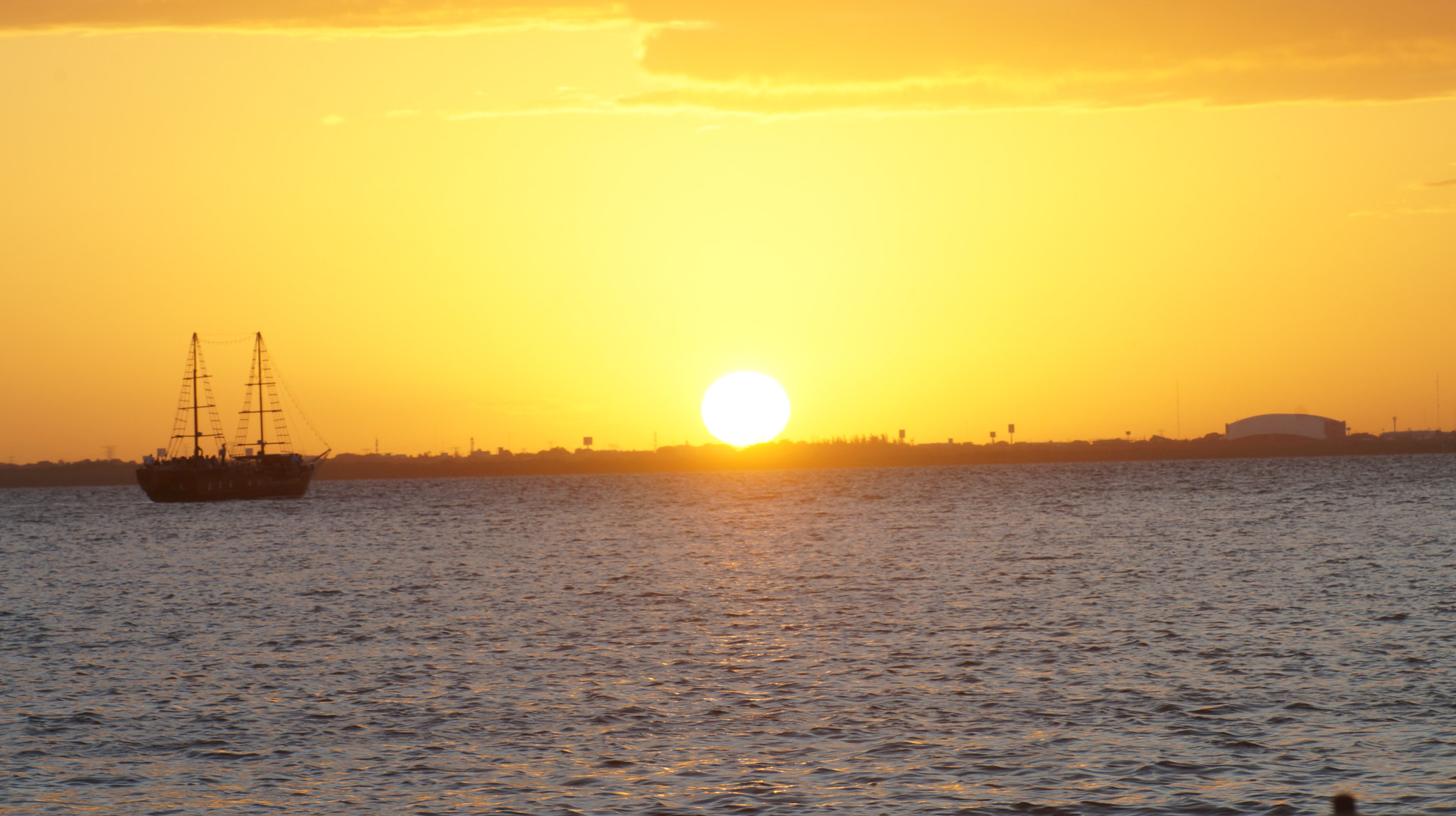Sony 75-300mm F4.5-5.6 sample photo. Bajando el sol photography