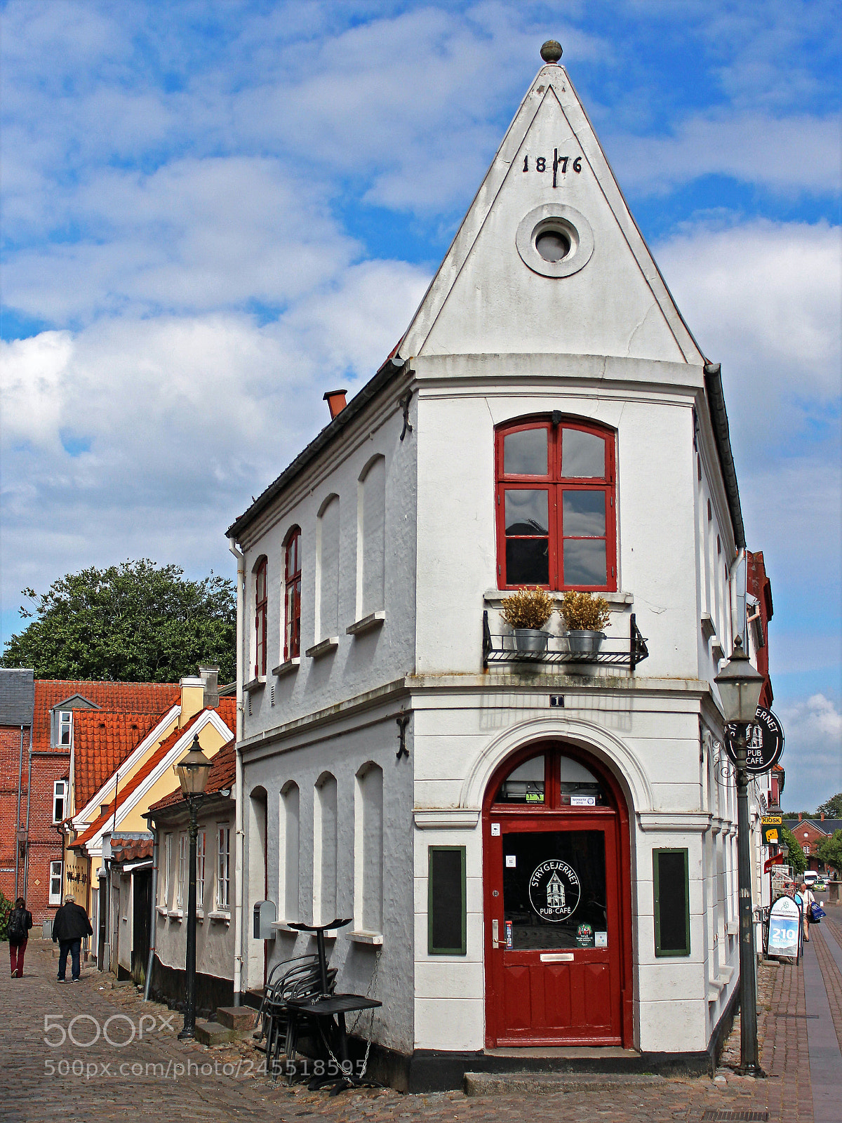 Canon EOS 600D (Rebel EOS T3i / EOS Kiss X5) sample photo. White house in ribe photography