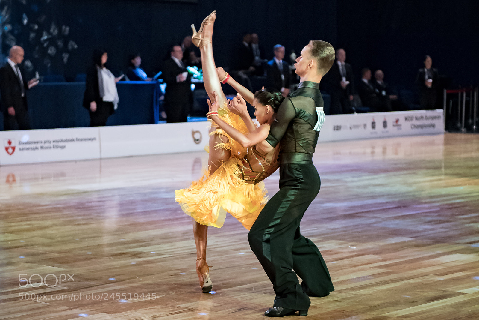 Nikon D5 sample photo. Dancers dancing latin dance photography