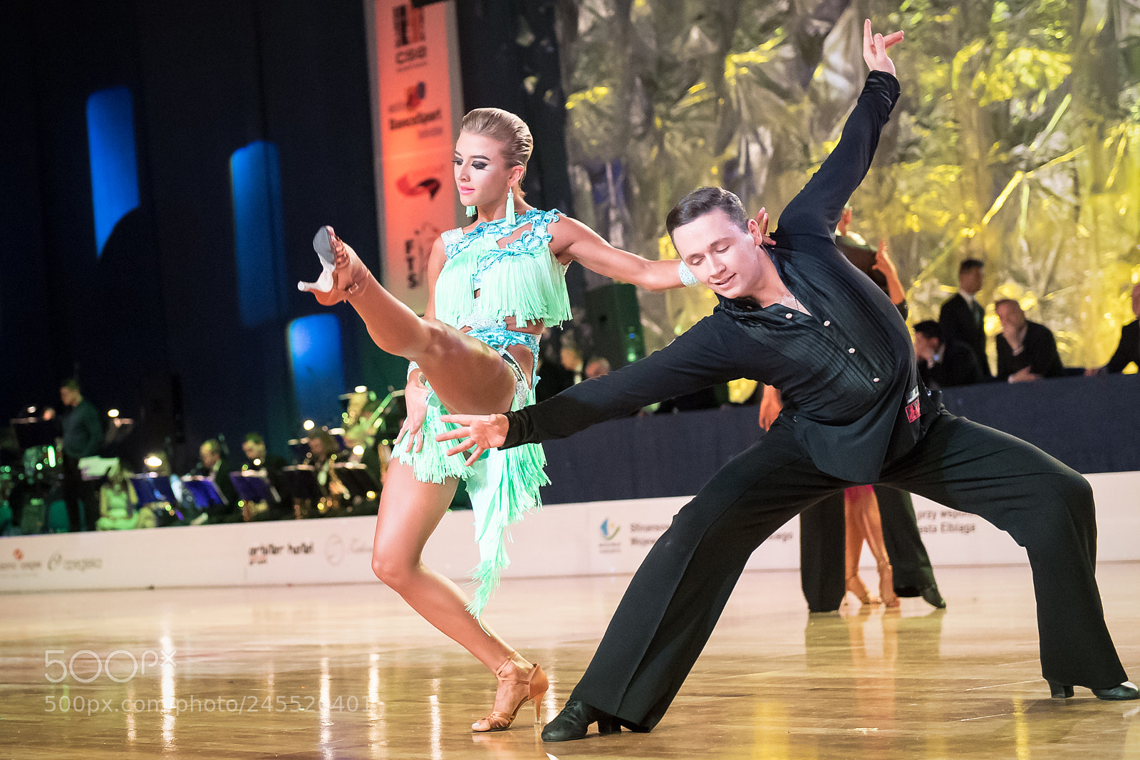 Nikon D5 sample photo. Dancers dancing latin dance photography