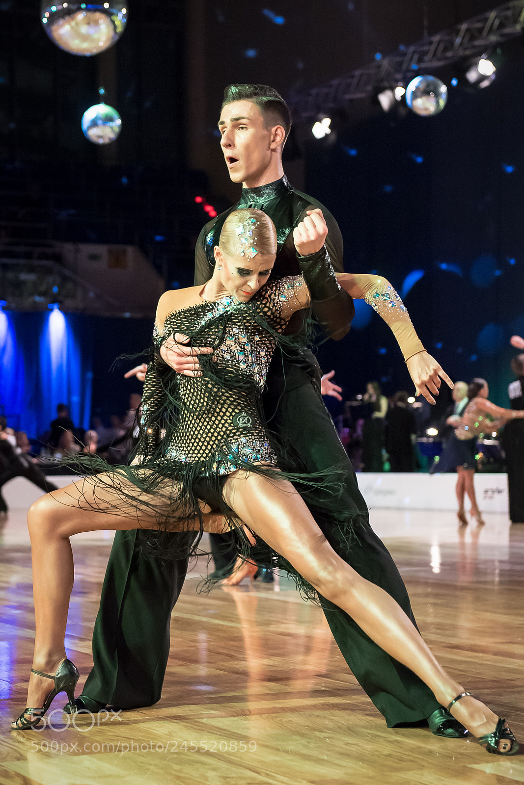 Nikon D5 sample photo. Dancers dancing latin dance photography