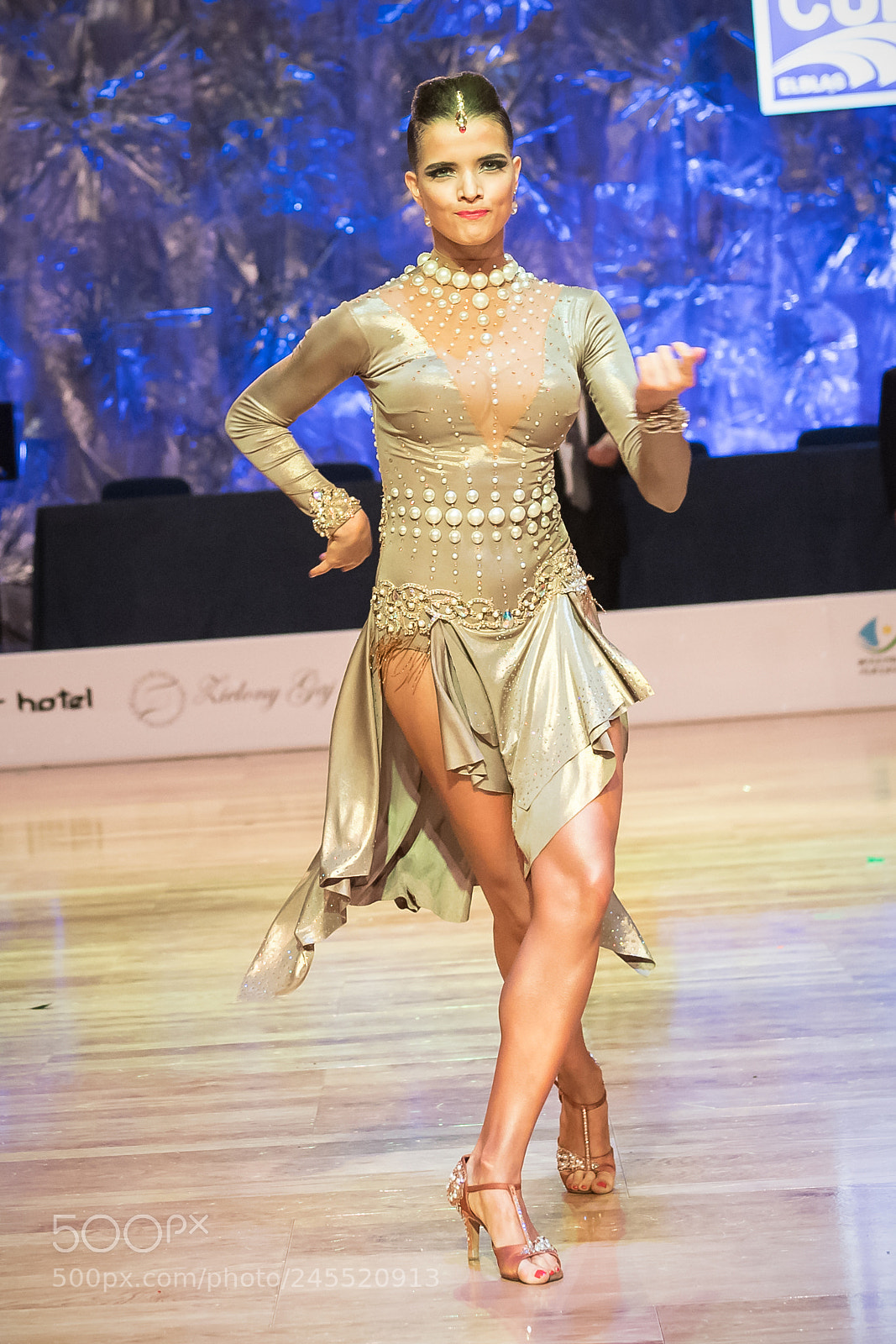 Nikon D5 sample photo. Dancers dancing latin dance photography