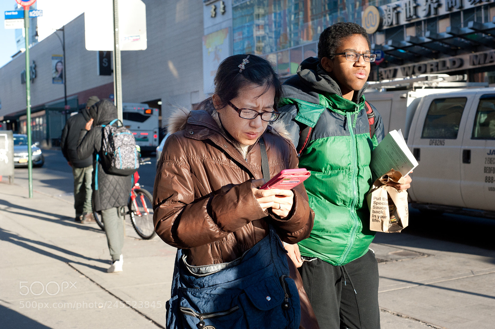 Nikon D700 sample photo. Strangers on streets photography