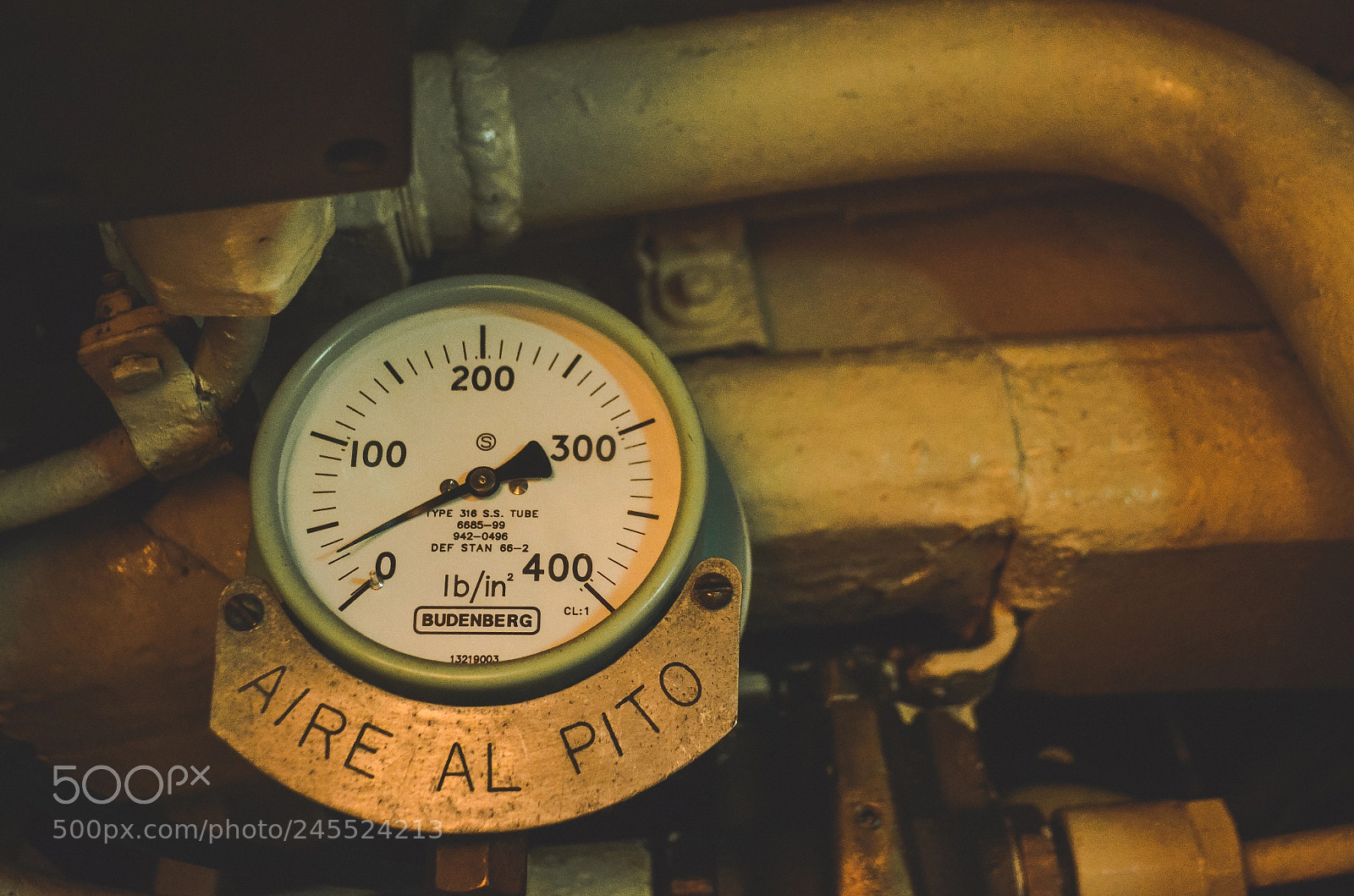 Nikon D5100 sample photo. Air clock photography