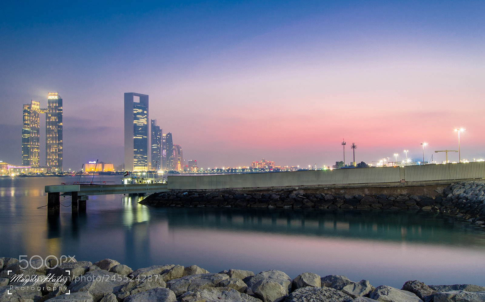 Nikon D5100 sample photo. Abu dhabi corniche road photography