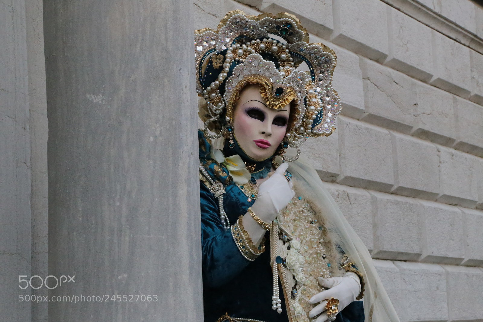 Canon EOS 6D + Canon EF 24-105mm F4L IS USM sample photo. Carnival mask venice photography