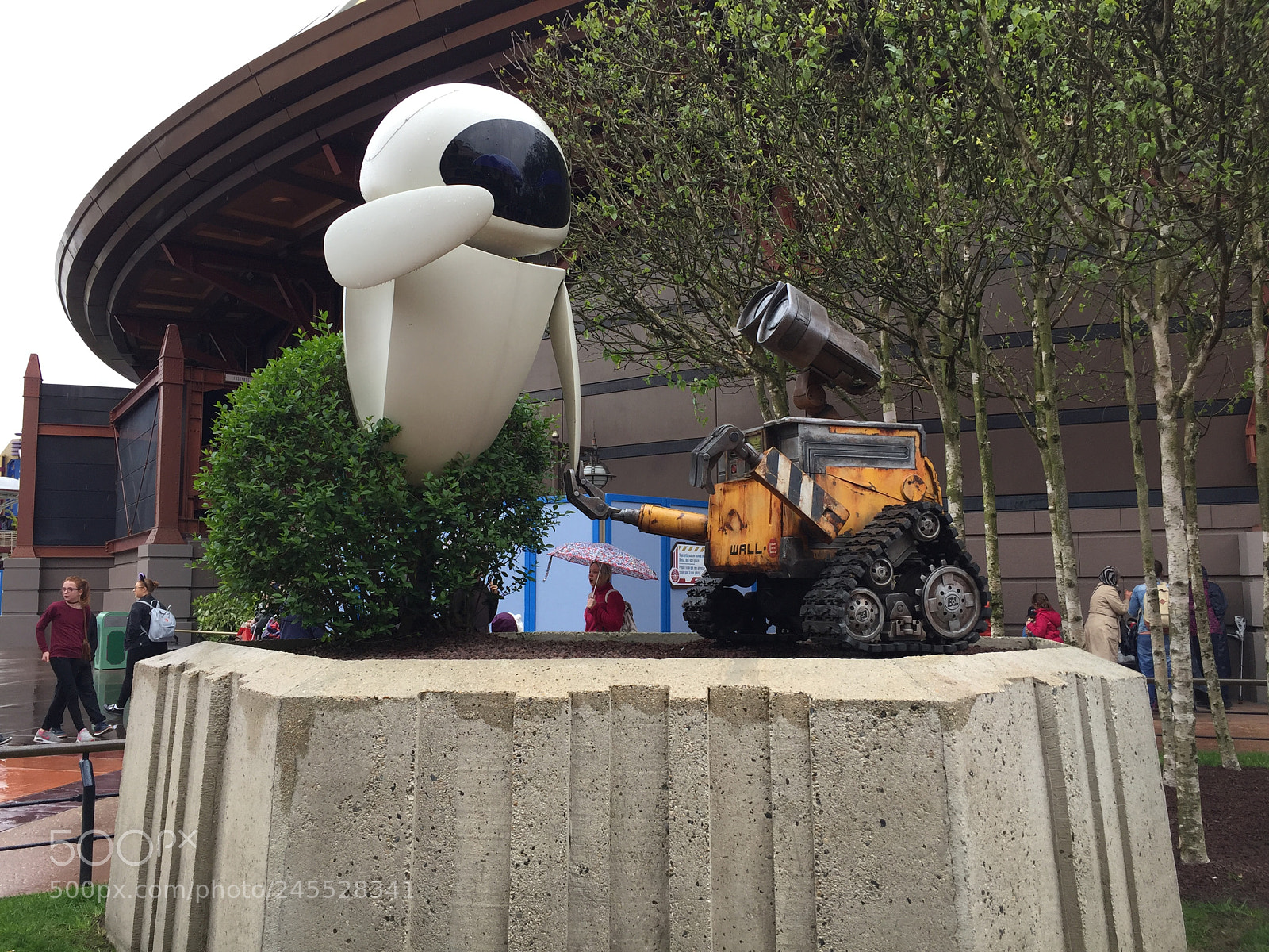 Apple iPhone 6 sample photo. Disneyland wall-e photography