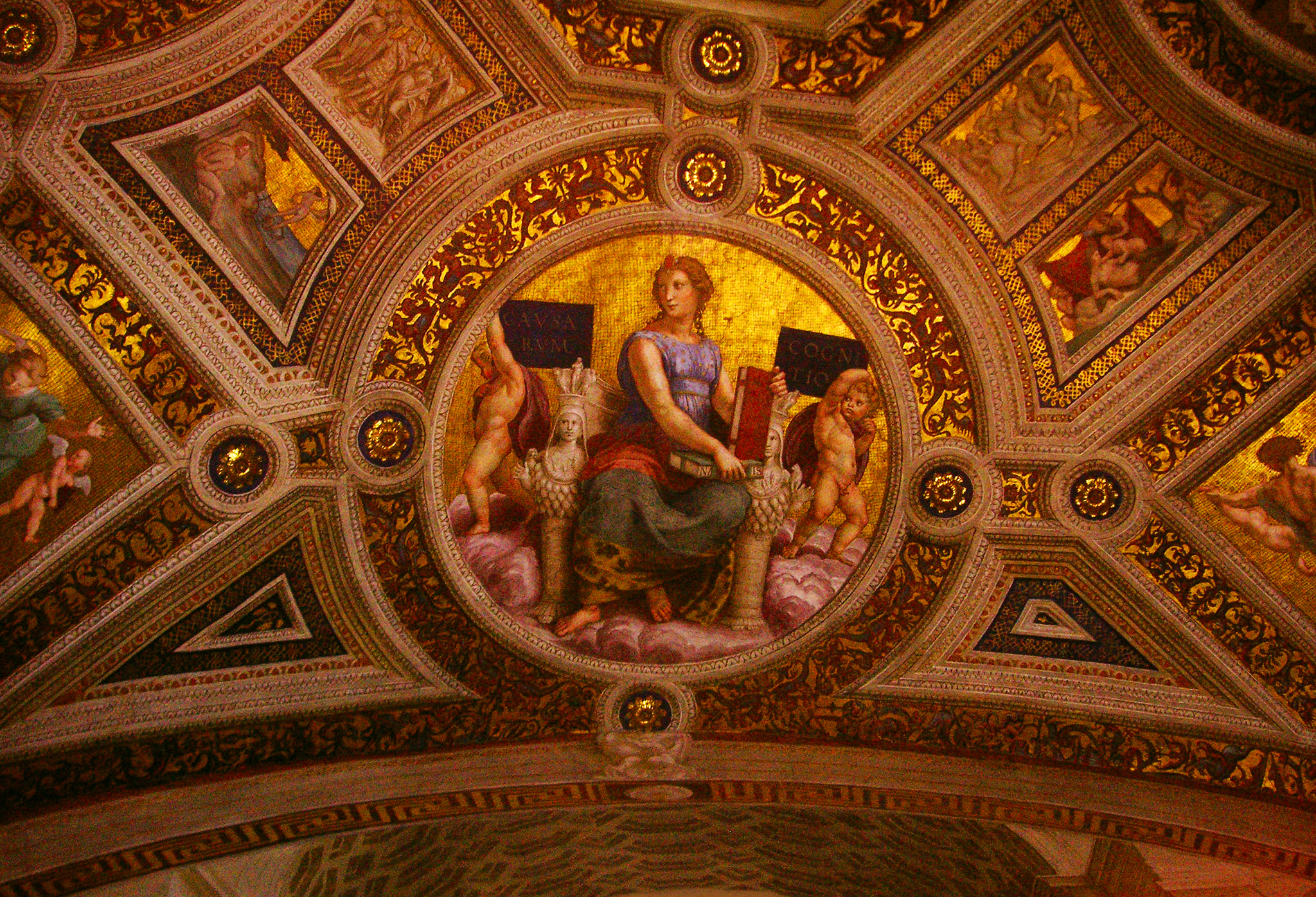 KONICA MINOLTA DiMAGE X50 sample photo. Museo vaticano photography