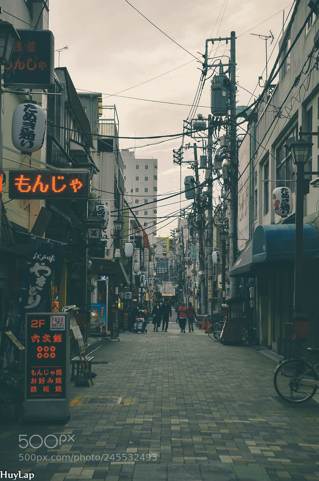 Nikon D90 sample photo. Tokyo's daily life photography
