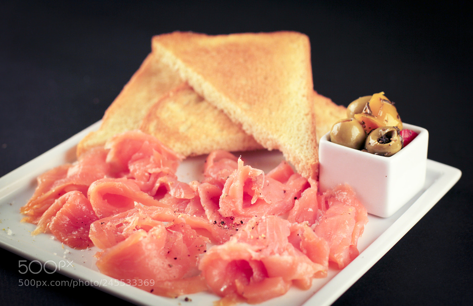 Canon EOS 550D (EOS Rebel T2i / EOS Kiss X4) sample photo. When salmon meets toasted photography