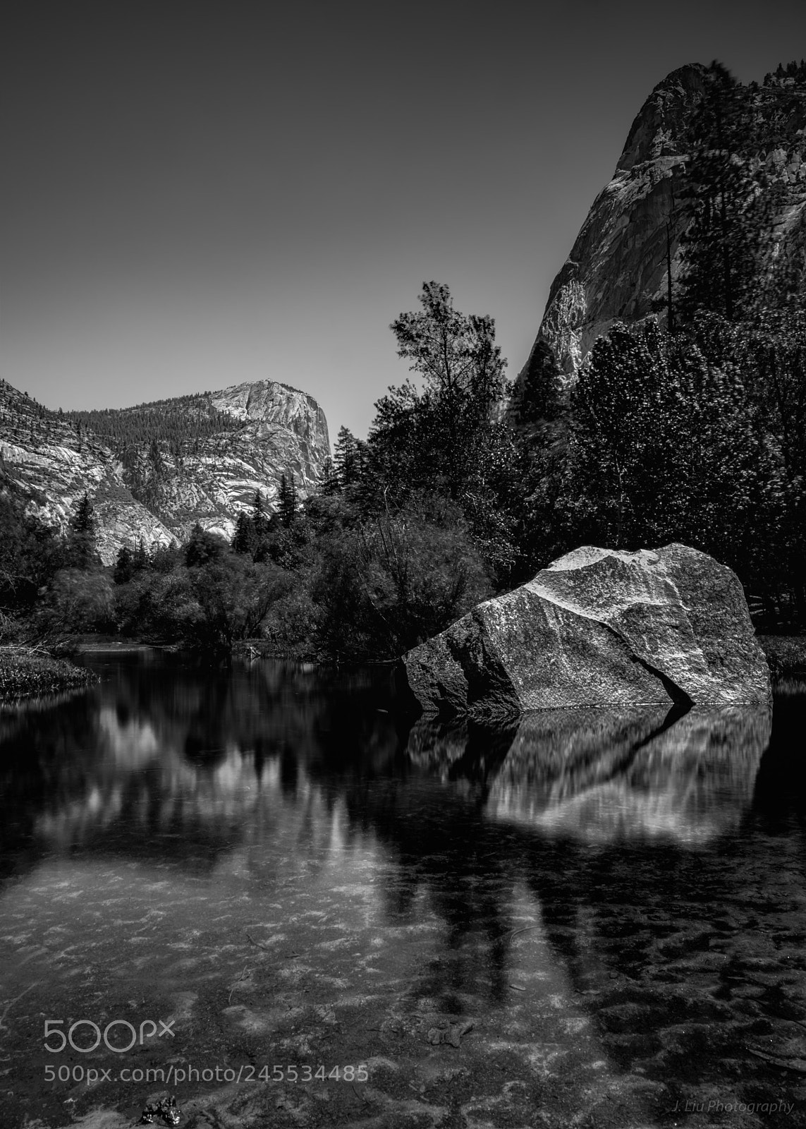 Sony a7R II sample photo. Yosemite high noon bw 2 photography