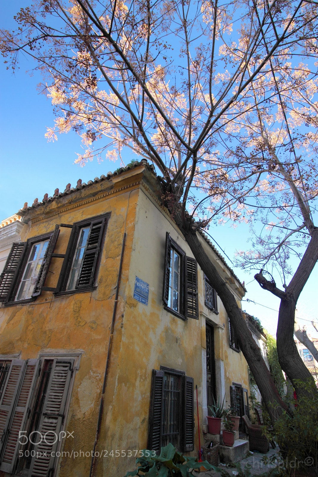 Canon EOS 500D (EOS Rebel T1i / EOS Kiss X3) sample photo. Old house photography
