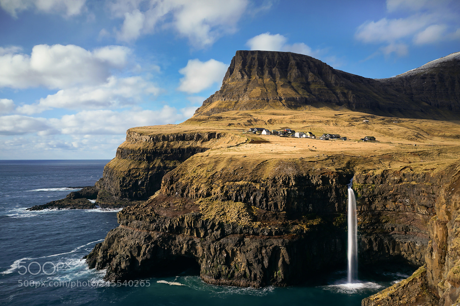 Sony Alpha NEX-5N sample photo. Gásadalur in march photography