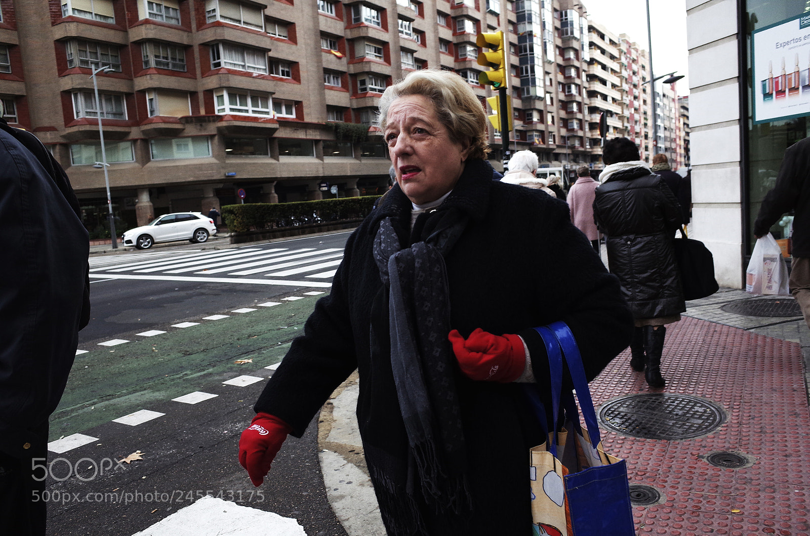 Ricoh GR II sample photo. The red gloves photography