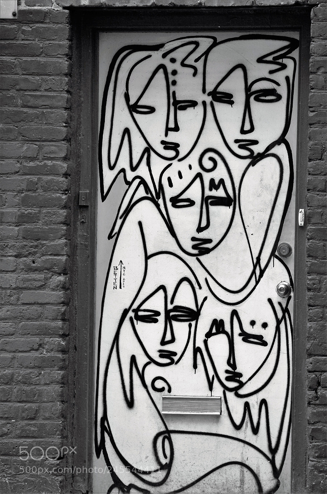 Canon EOS 650D (EOS Rebel T4i / EOS Kiss X6i) sample photo. Colourful door in b photography