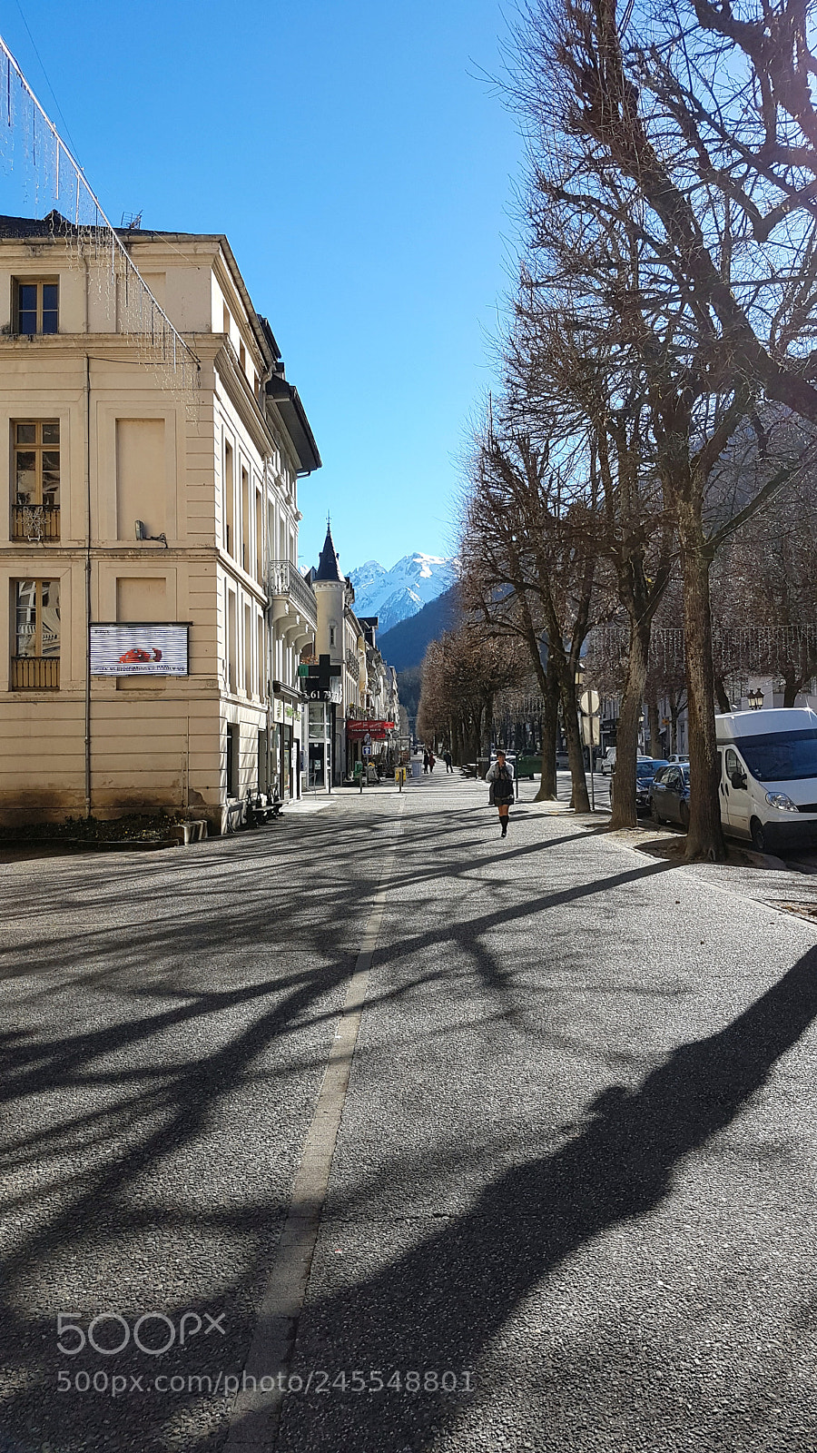 Samsung Galaxy S7 Edge sample photo. Bagnères-de-luchon street photography