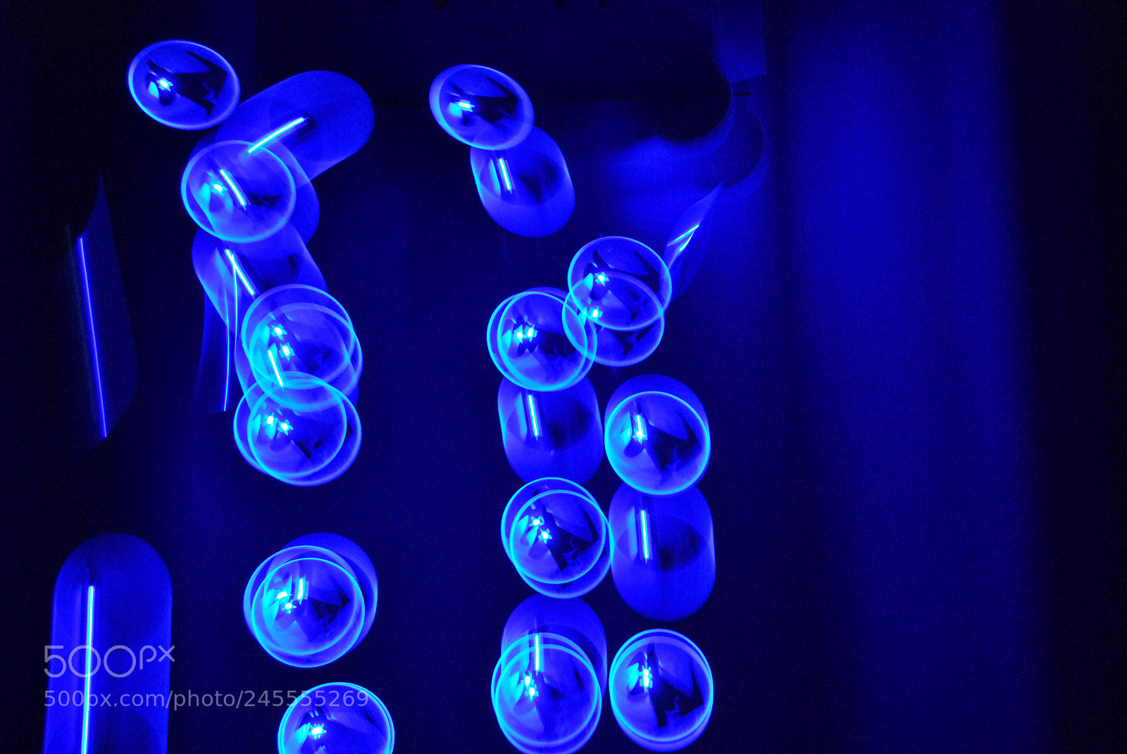 Nikon D60 sample photo. Blue bubbles no 2 photography