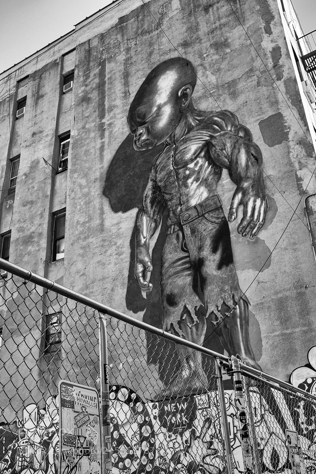 Fujifilm X100T sample photo. Nyc giant tag little photography