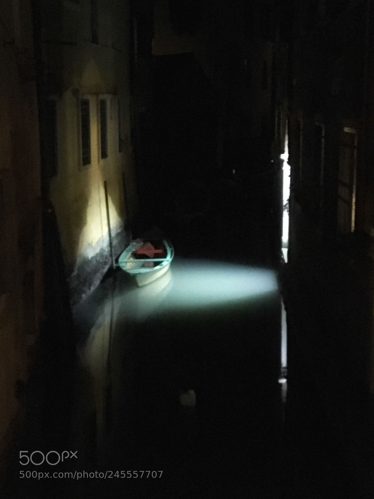 Apple iPhone 6s sample photo. Obscura venezia photography