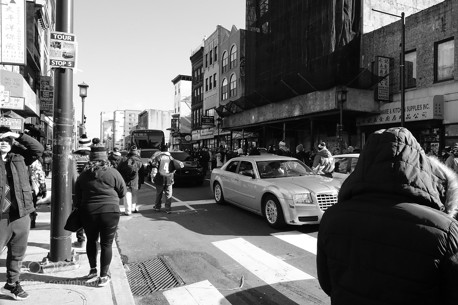 Sony Cyber-shot DSC-RX10 III sample photo. The line to the photography