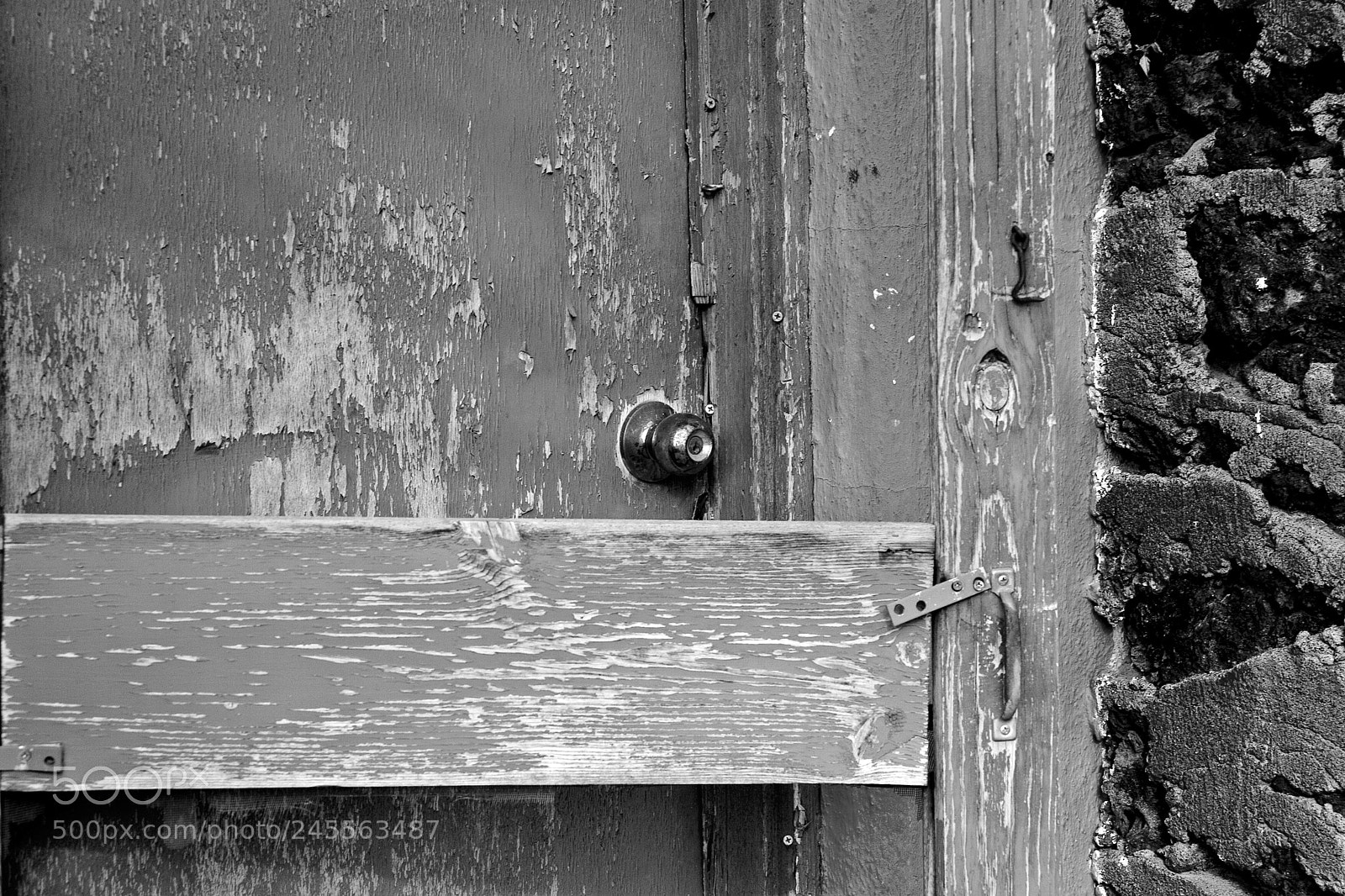 Canon EOS-1D Mark II sample photo. Screwed closed photography