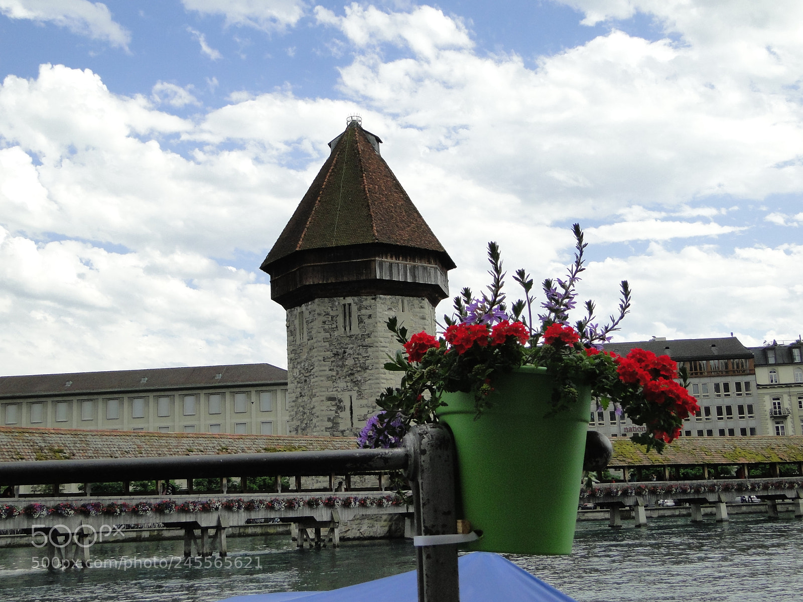 Sony Cyber-shot DSC-HX1 sample photo. Perspectiva en lucerna photography