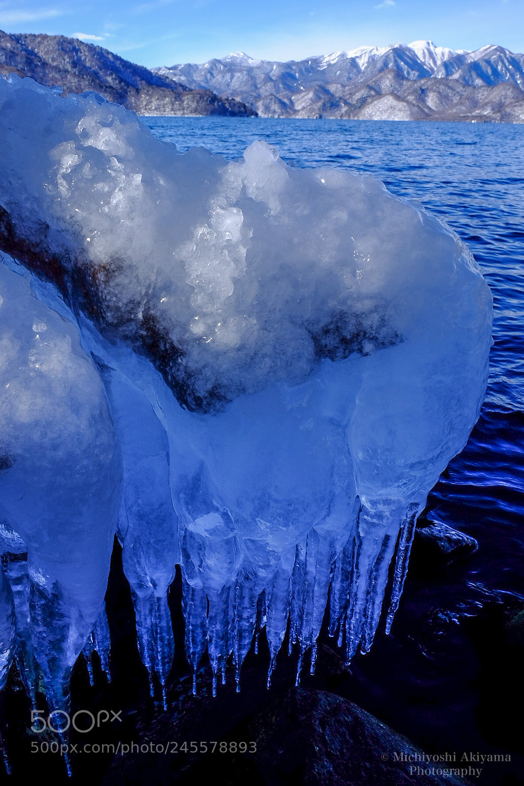 Fujifilm X-T1 sample photo. Splash ice and mt.shirane photography
