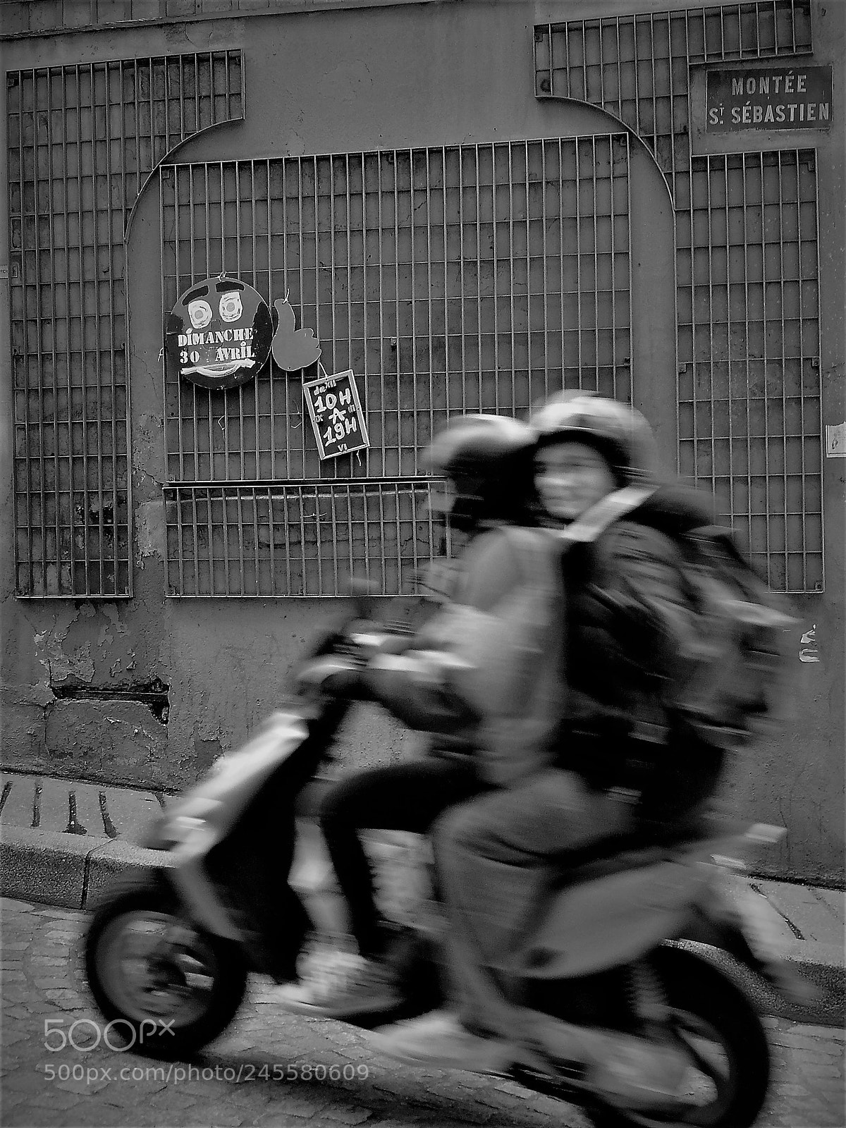 Panasonic Lumix DMC-LX7 sample photo. Blur bike on mont photography