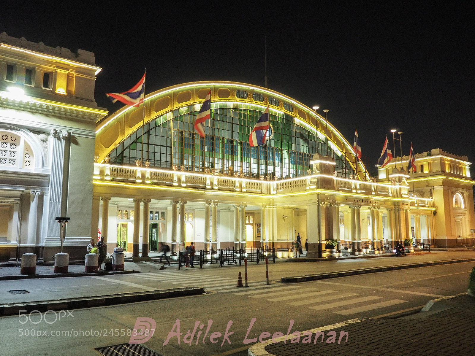 Olympus OM-D E-M10 II sample photo. Train station. hua lam photography