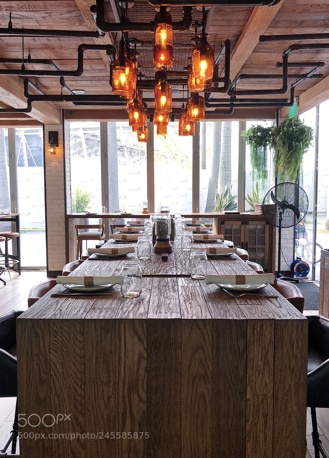 Apple iPhone 8 Plus sample photo. Rustic restaurant, cosy set photography