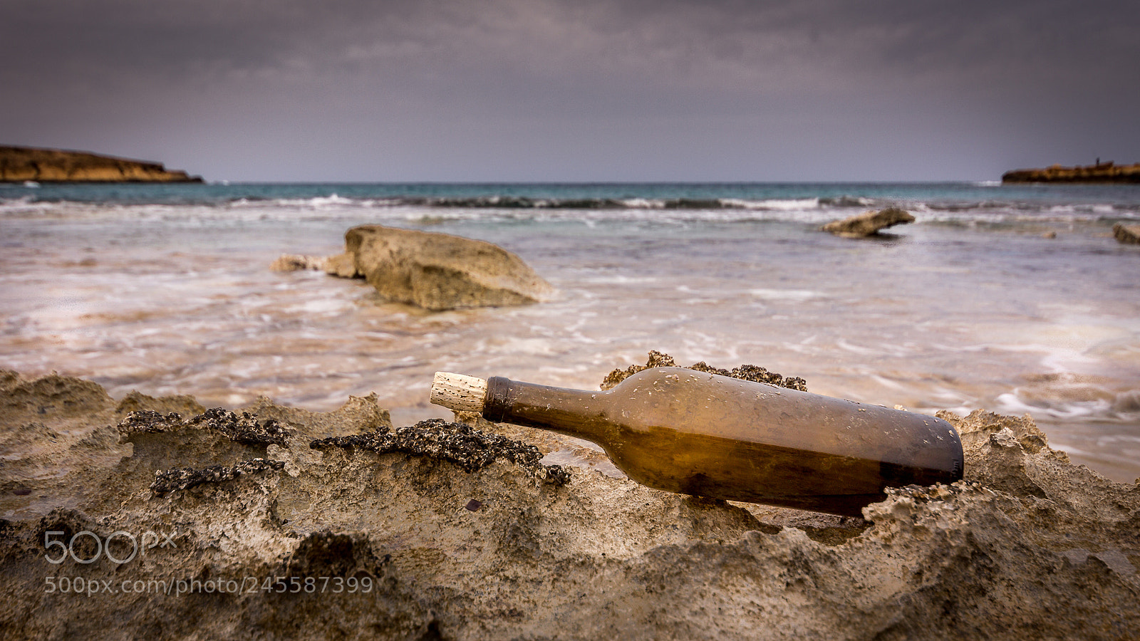 Canon EOS 60D sample photo. Old bottle comes from photography