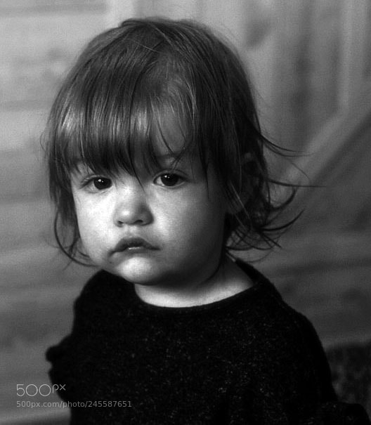 Sony ILCA-77M2 sample photo. Thoughtful little girl photography