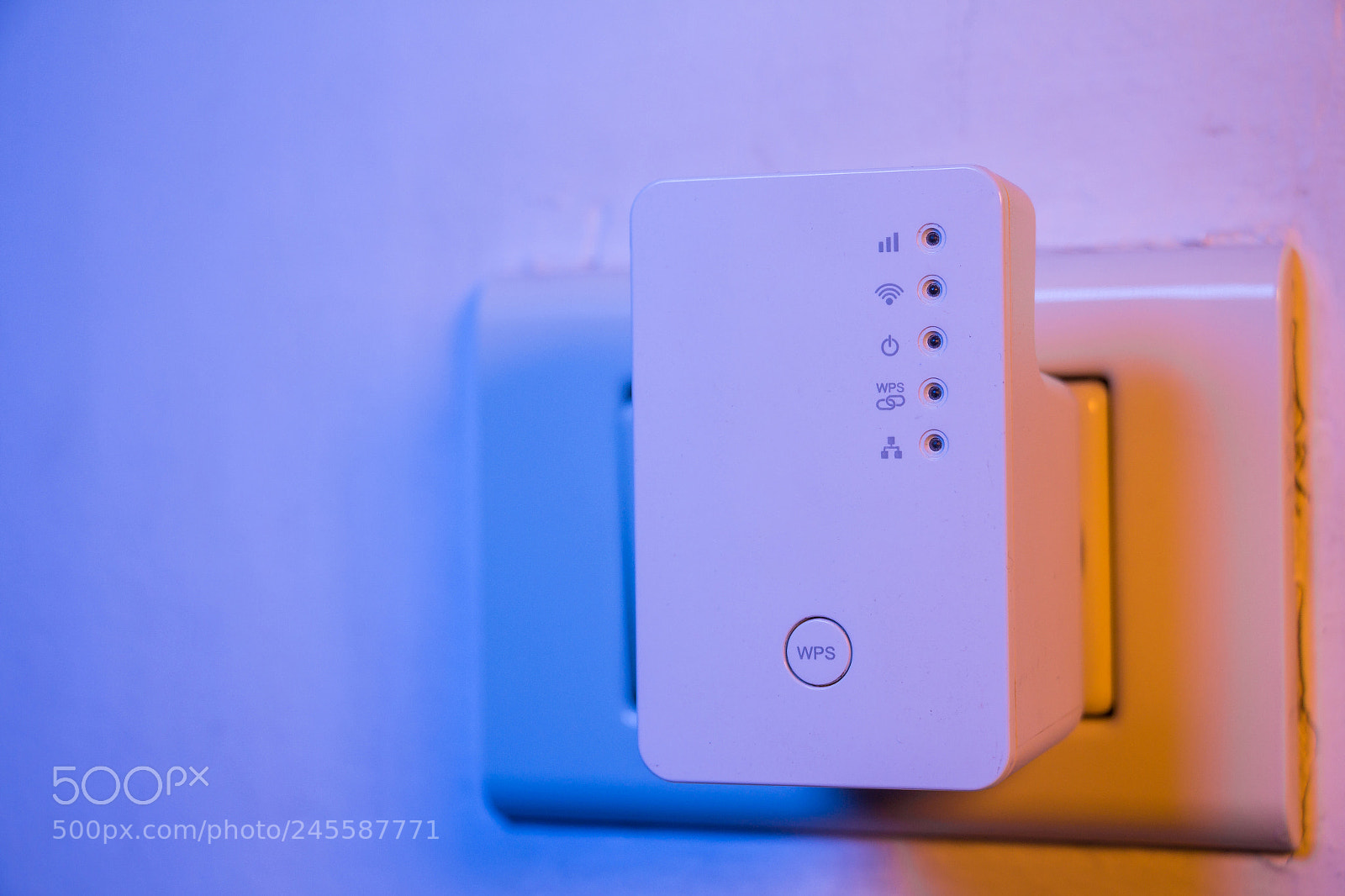 Canon EOS 650D (EOS Rebel T4i / EOS Kiss X6i) sample photo. Wifi repeater in electrical photography