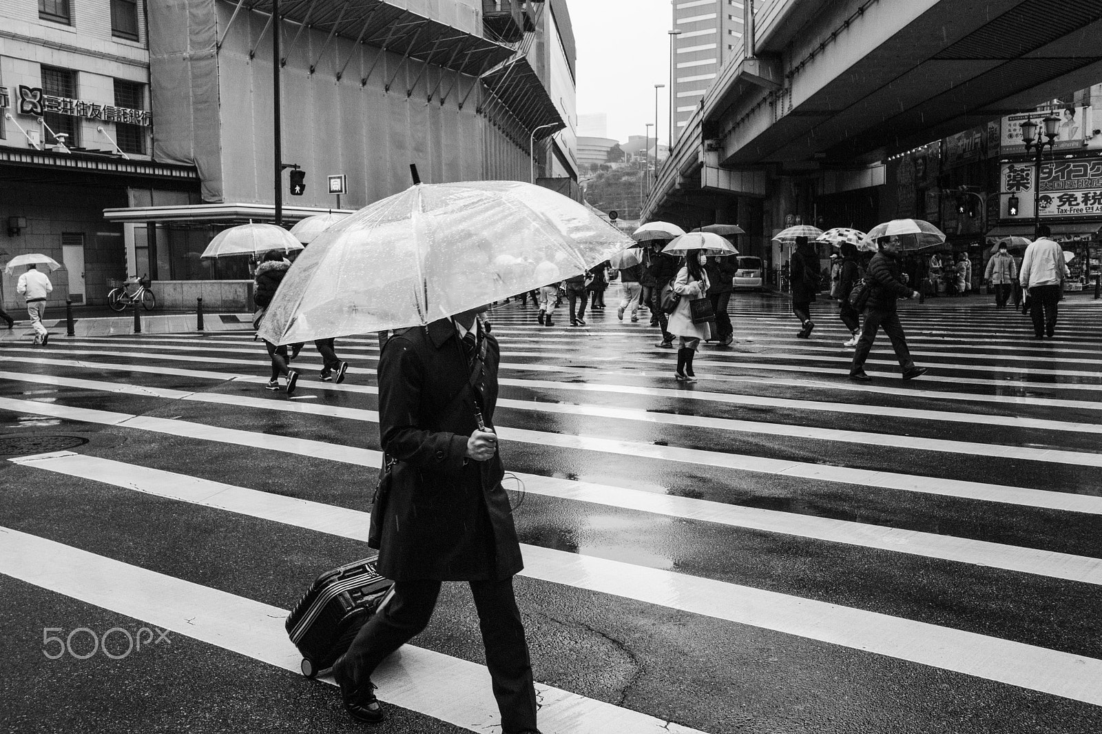 Leica M-Monochrom sample photo. Urban street snap photography