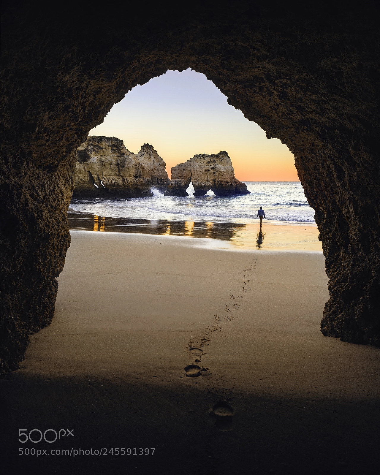 Canon EOS-1D X Mark II sample photo. Sea caves at the photography
